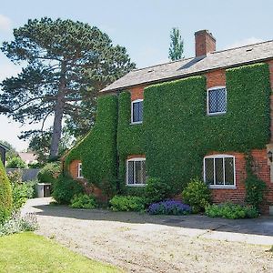 Four-Bedroom Holiday Home